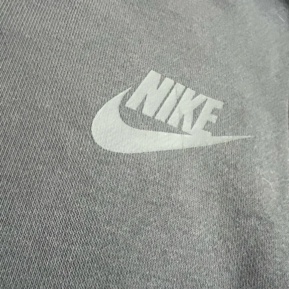 Nike Kid Two-Tone Crewneck Sweater - Picture 7 of 7